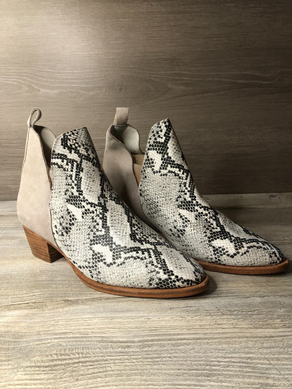 Woman’s Vintage Foundry Co Kara Boots Size 9